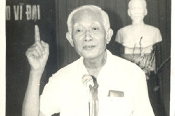 Giáo sư Hoàng Xuân Nhị