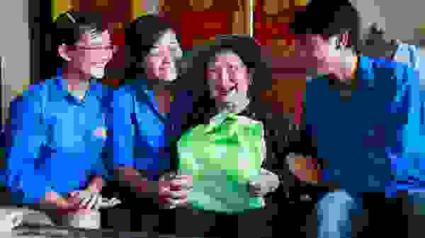Những ngọn nến tri ân