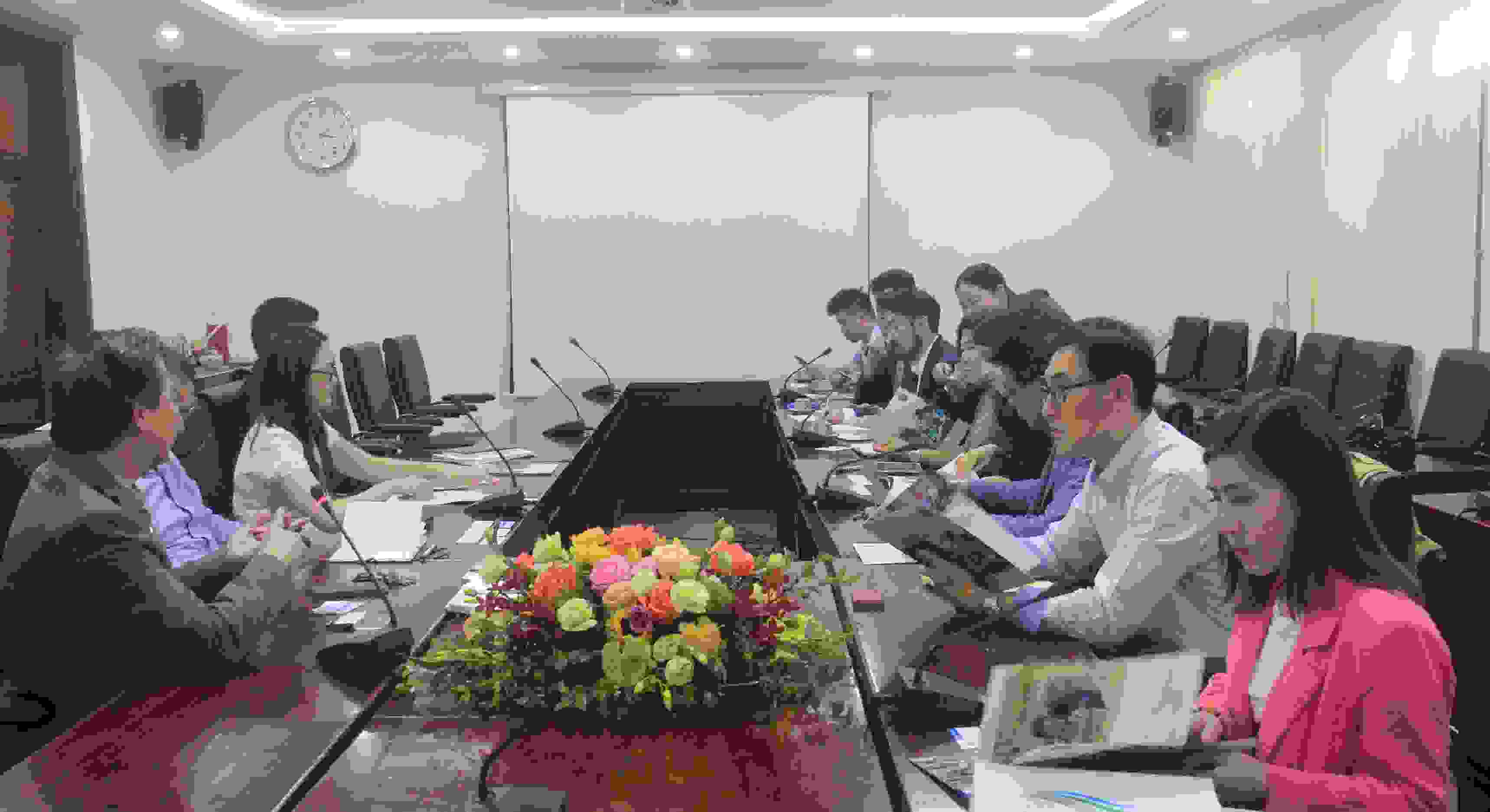 Hiệu trưởng Phạm Quang Minh tiếp ba đại học tỉnh Jeju (Hàn Quốc)