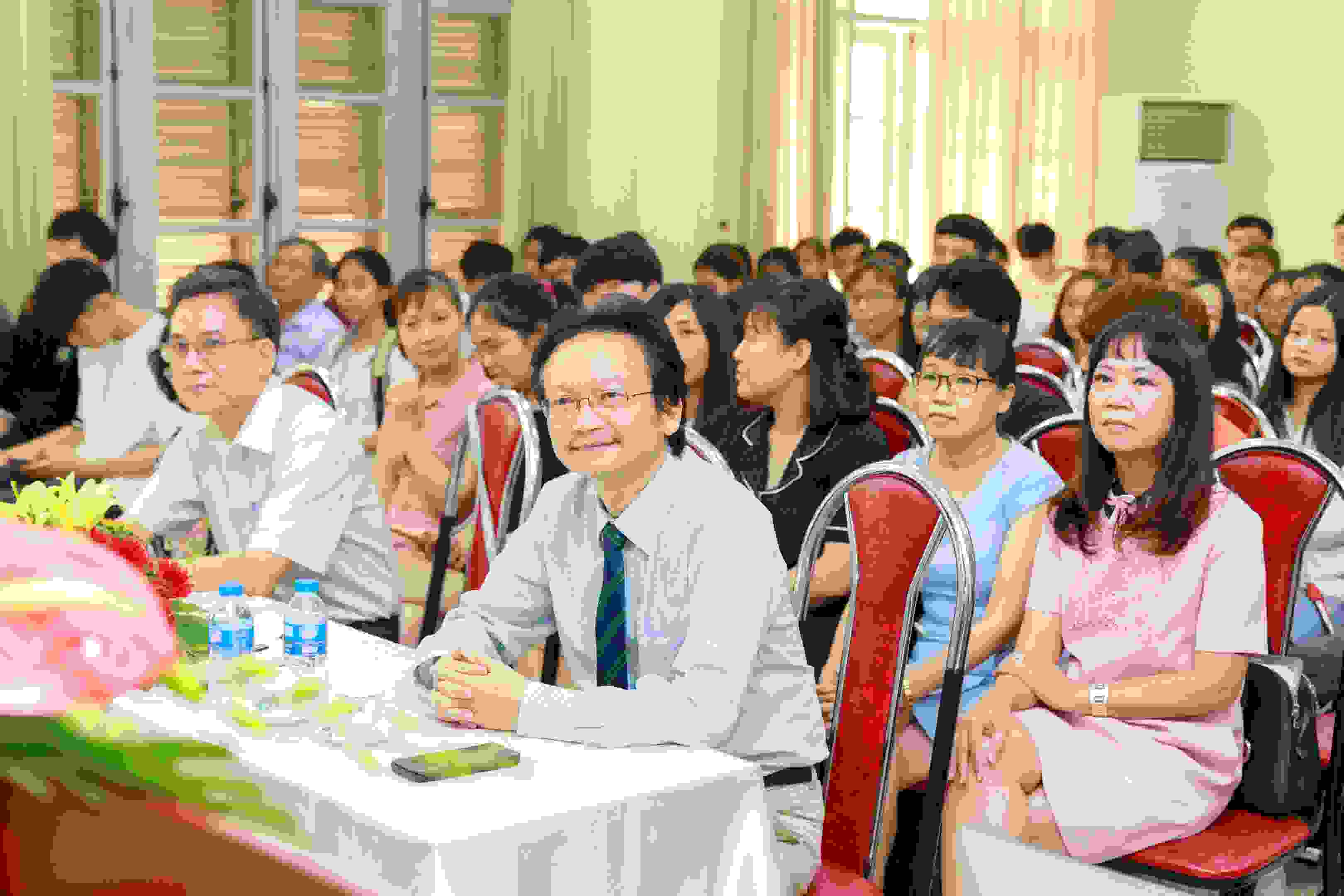 Khoa Việt Nam học và Tiếng Việt đón chào K63
