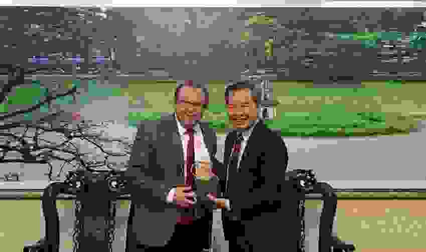 Tiếp Phó Hiệu trưởng Đại học Charles tại Prague (CH Séc)