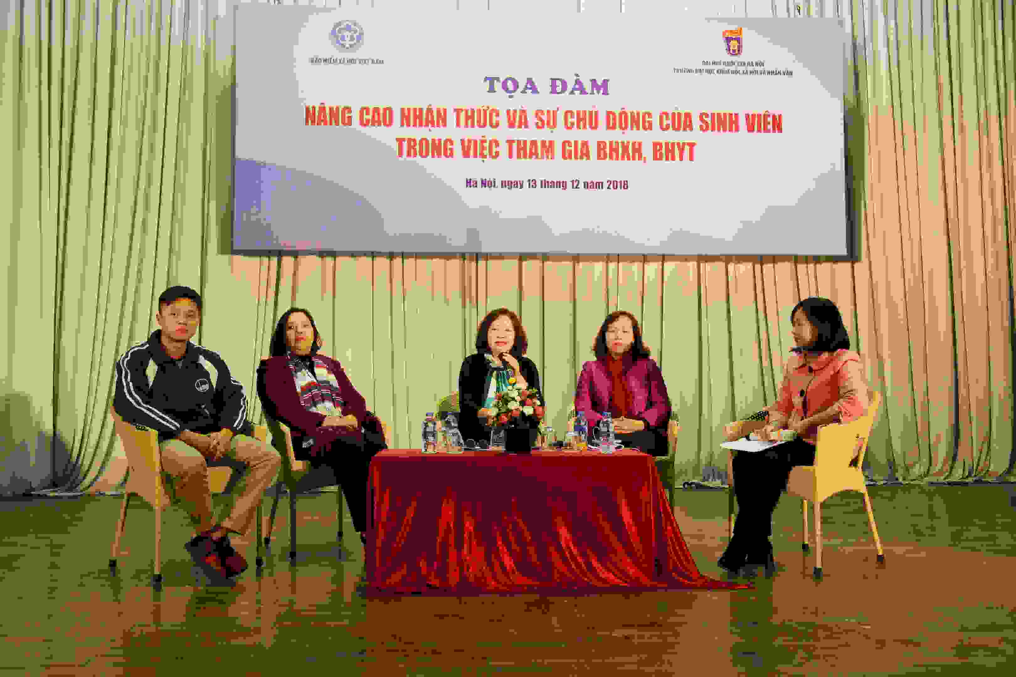 Hơn 500 sinh viên ĐHQGHN được thông tin về quyền lợi và trách nhiệm khi tham gia BHXH, BHYT