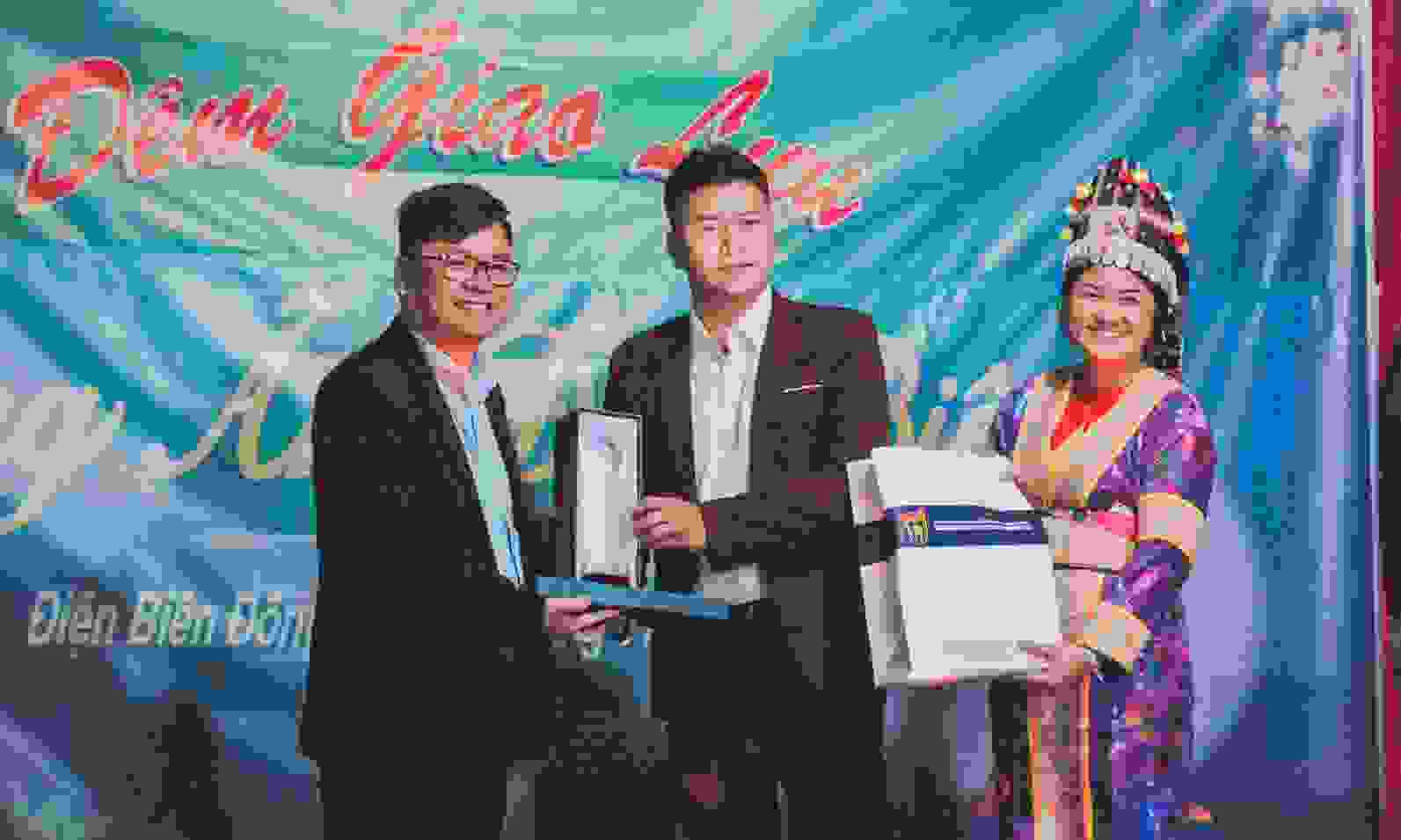 “Đông ấm”: Trao yêu thương