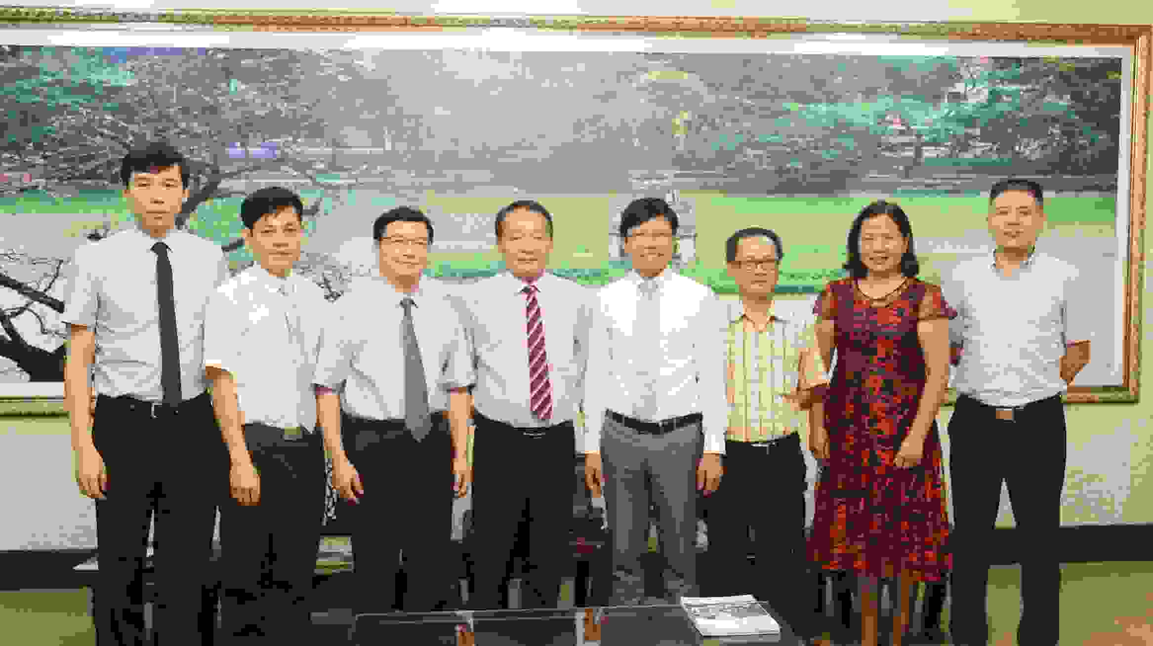 Tiếp Phó Hiệu trưởng Đại học Ngoại ngữ - Ngoại thương Quảng Đông