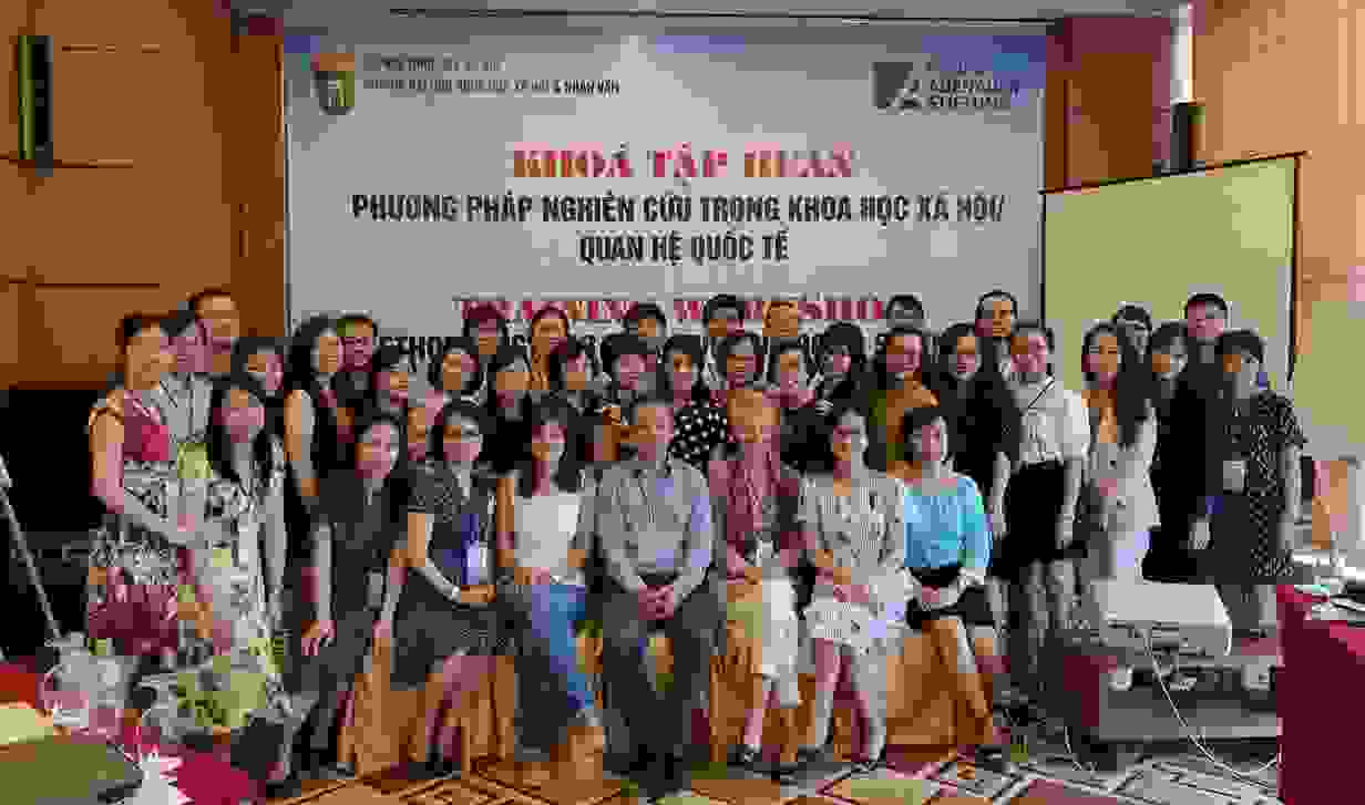 Tập huấn “Phương pháp nghiên cứu trong Khoa học xã hội/Quan hệ quốc tế”