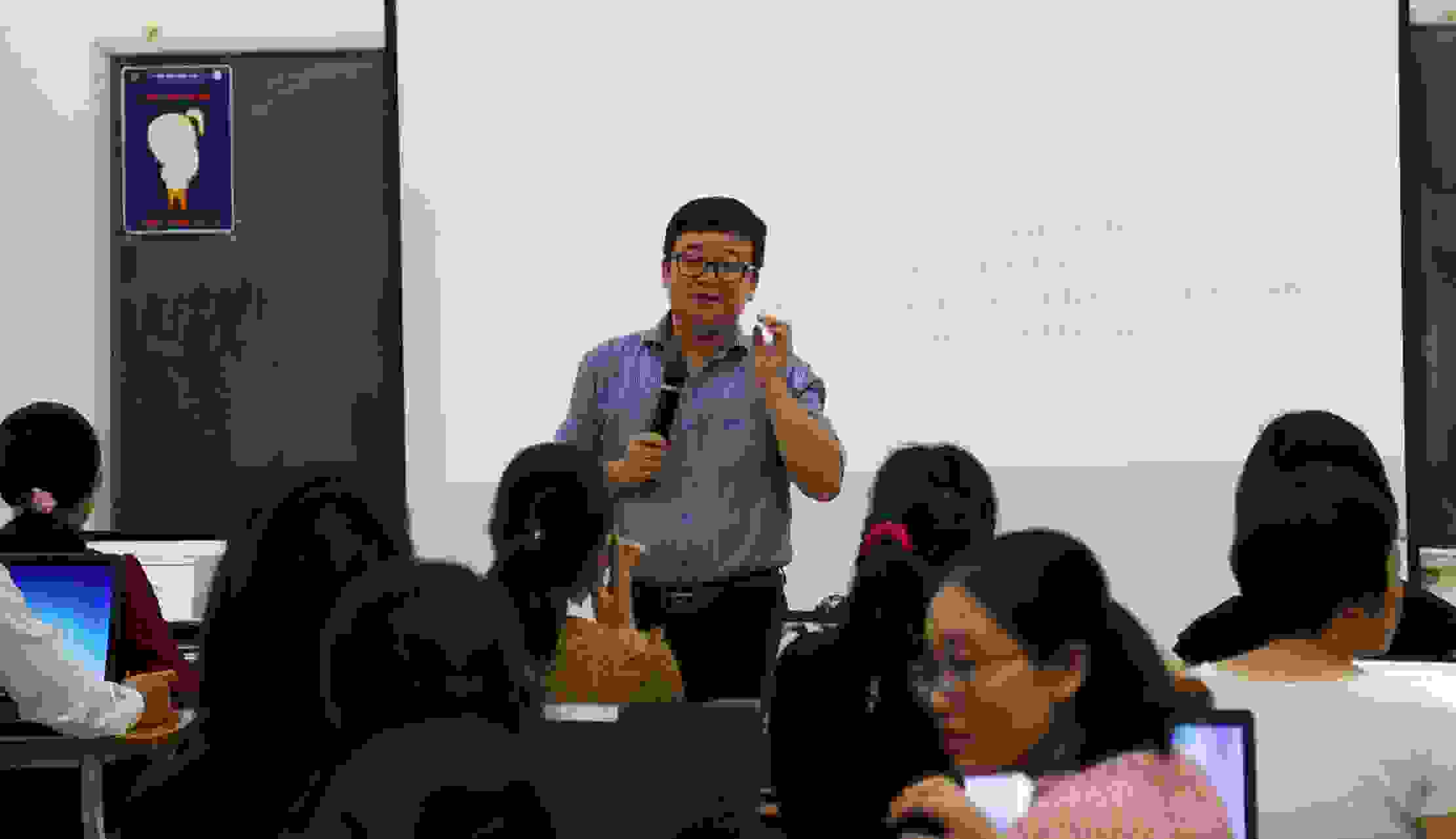 Tập huấn “Phân tích dữ liệu và ứng dụng bằng phần mềm SPSS, R”