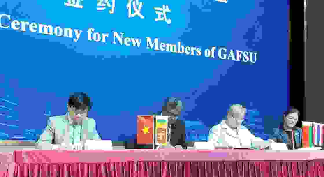 USSH tăng cường hợp tác quốc tế trong đào tạo và nghiên cứu ngôn ngữ