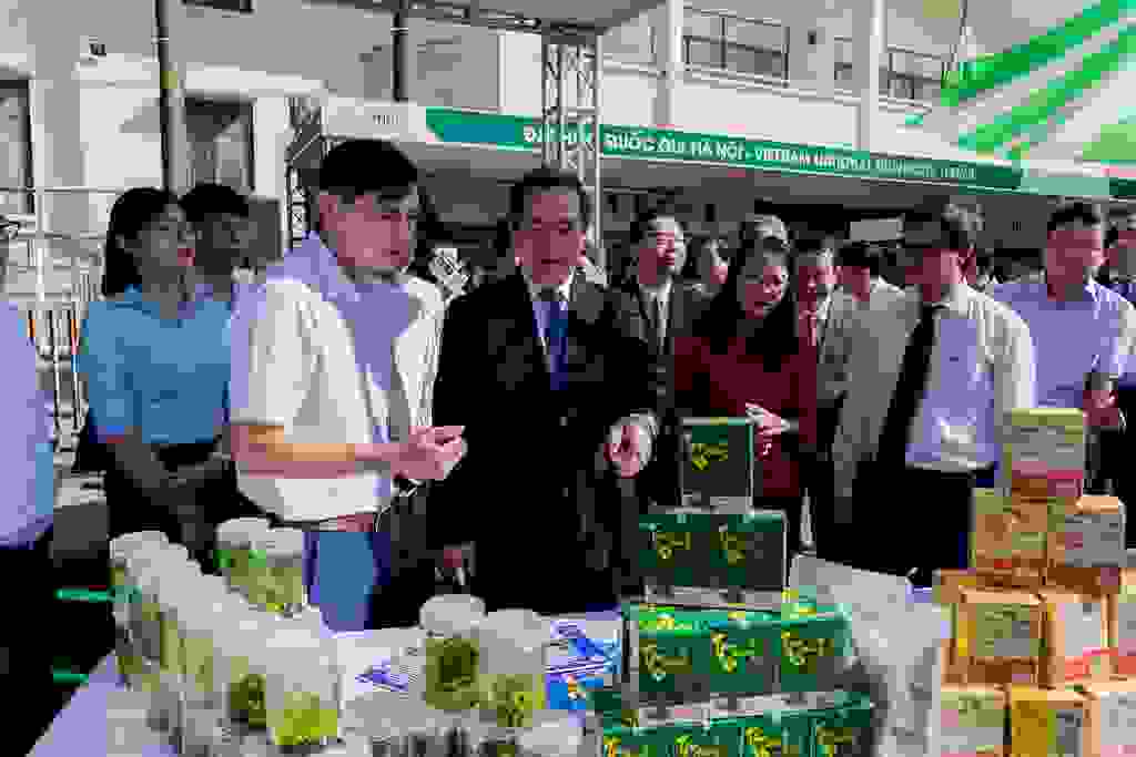 ĐHQGHN ký kết chuyển giao sản phẩm KH&CN cho 14 địa phương vùng Tây Bắc