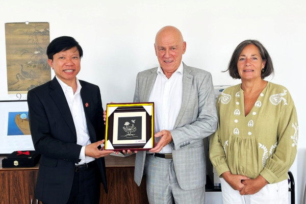 USSH thúc đẩy hợp tác nghiên cứu và đào tạo với các đối tác Pháp