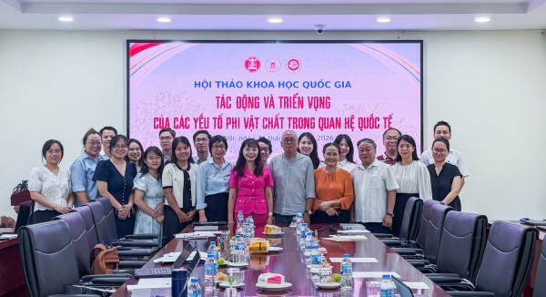 Thảo luận các vấn đề về tác động và triển vọng của yếu tố phi vật chất trong quan hệ quốc tế