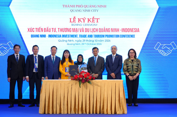 VNU-USSH ký kết MOU với UPN “Veteran” Jawa Timur trong khuôn khổ Meet Indonesia 2026