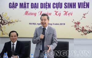 Cựu sinh viên - “Sứ giả” kết nối quá khứ với tương lai