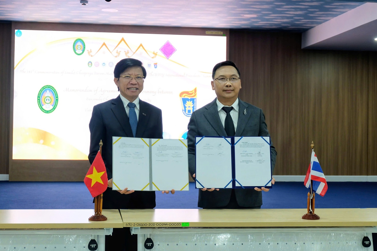 Trường ĐH KHXH&NV và Đại học Bansomdejchaopraya phát triển hợp tác toàn diện