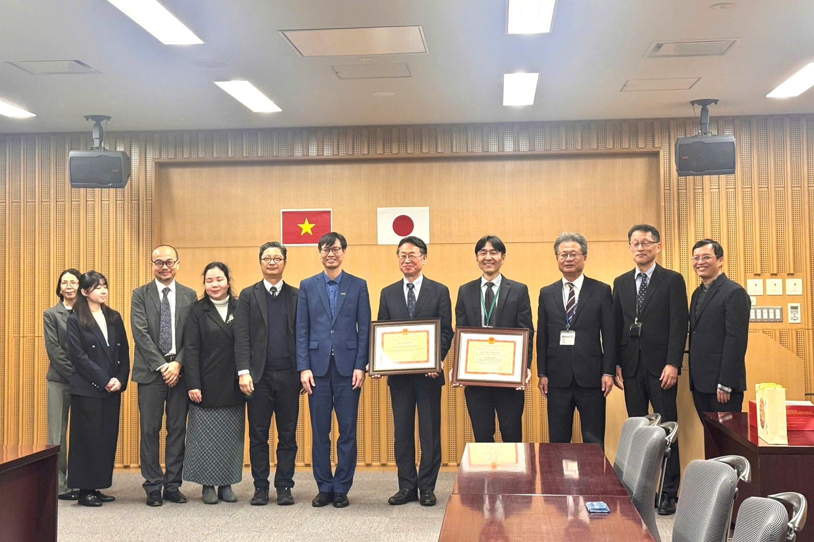 Trường ĐH KHXH&NV đẩy mạnh hợp tác nghiên cứu và đào tạo: Dấu ấn từ chuyến làm việc tại Bảo tàng Quốc gia Kyushu, Nhật Bản