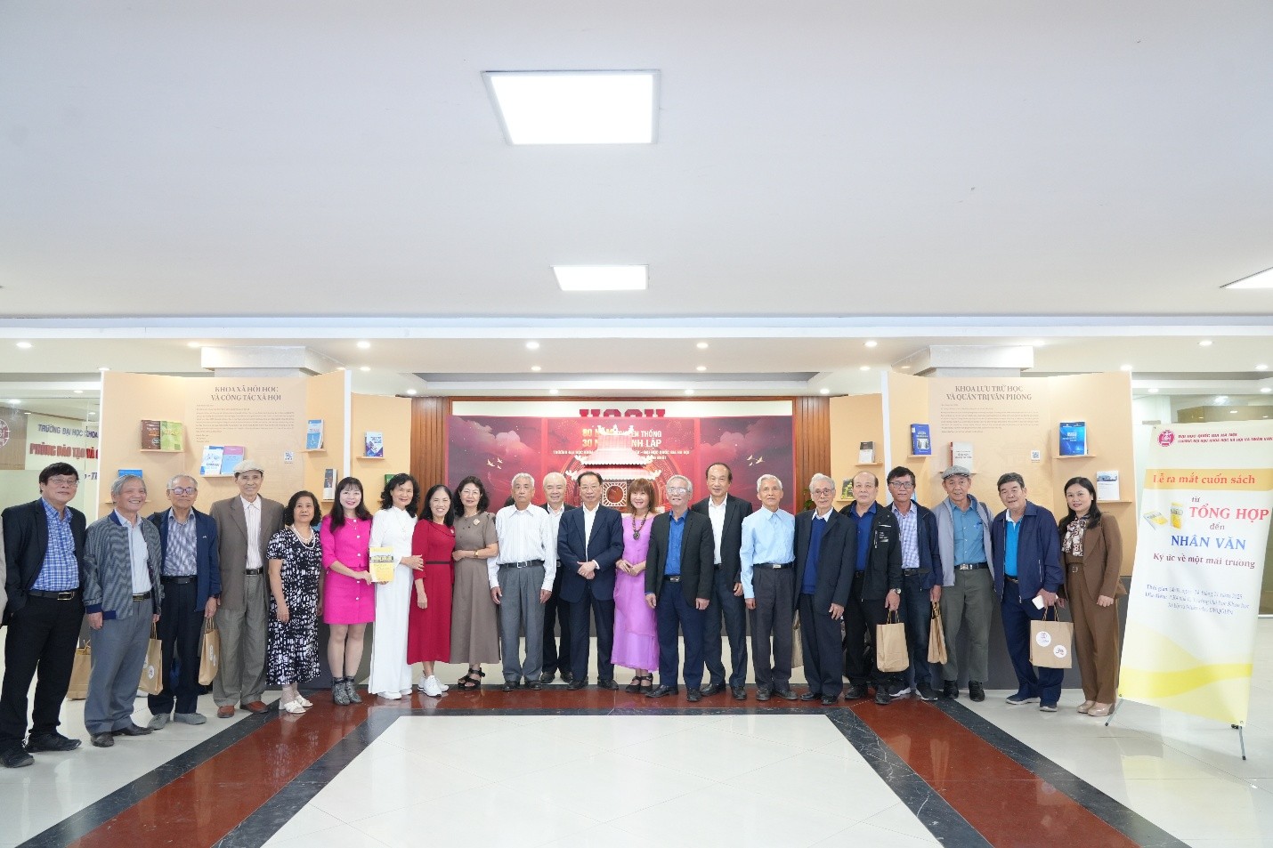 Từ Tổng hợp đến Nhân văn – Ký ức về một mái trường