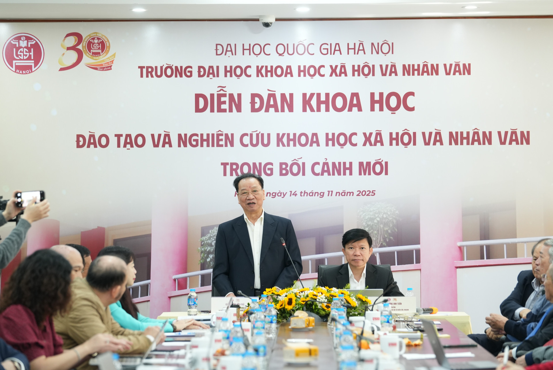 Đóng góp đa chiều về đào tạo và nghiên cứu khoa học xã hội và nhân văn trong bối cảnh mới