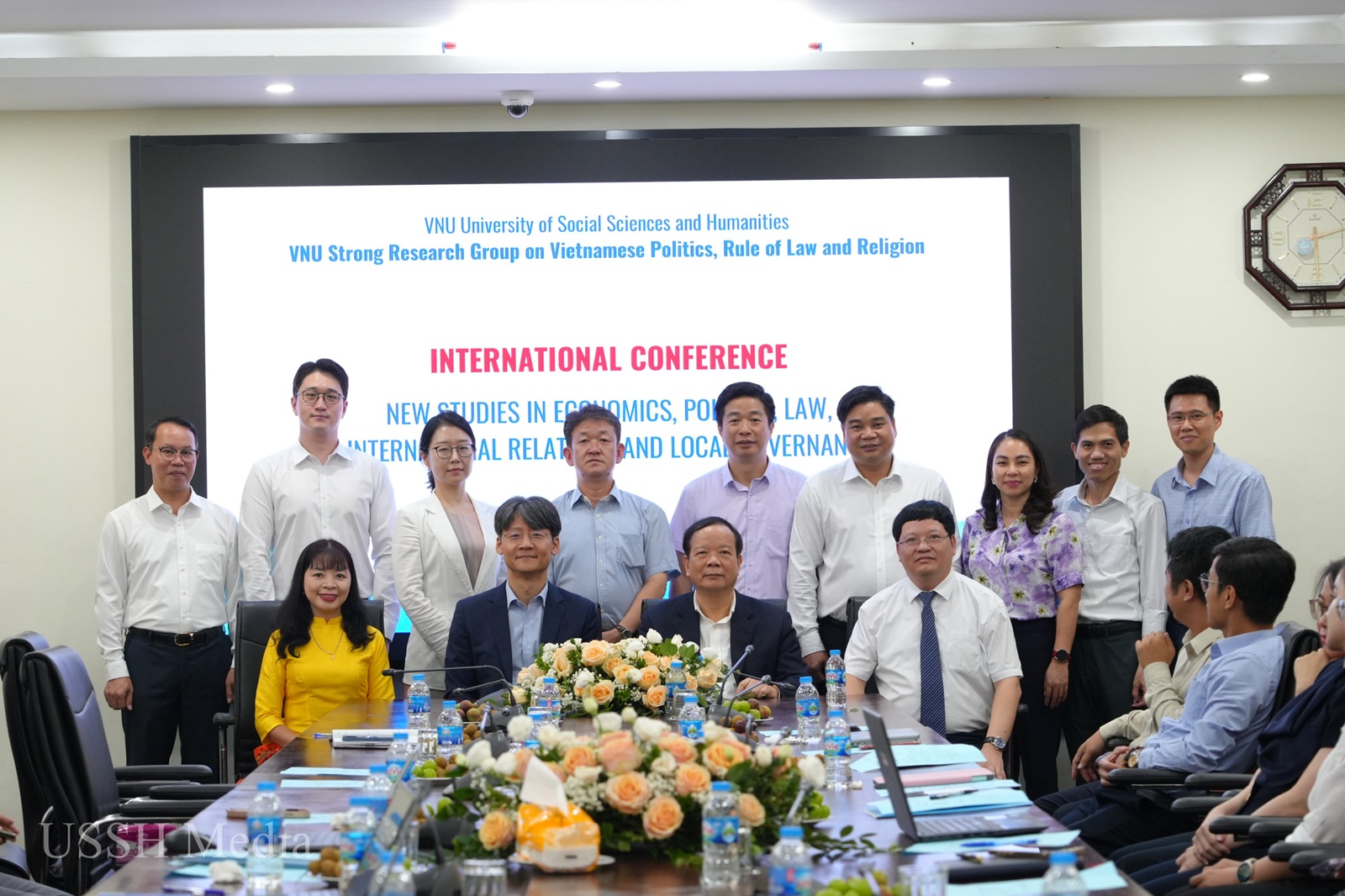 Nghiên cứu mới trong kinh tế, chính trị, luật, quan hệ quốc tế và quản trị địa phương