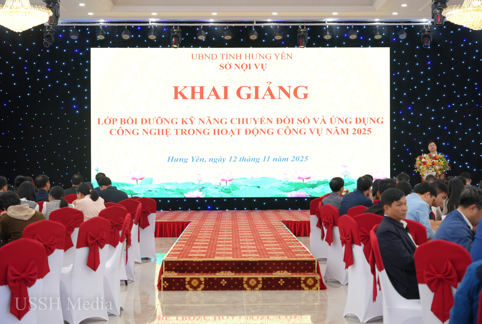 ĐHQGHN đồng hành cùng địa phương trong phát triển nguồn nhân lực và chuyển đổi số