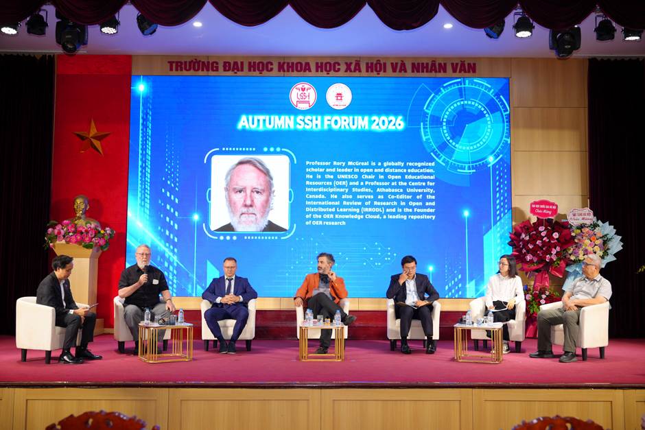 Các đại biểu tham gia diễn đàn